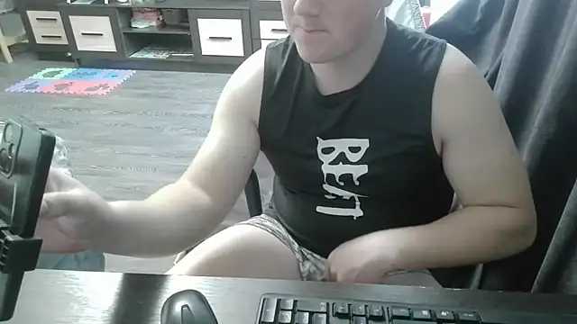 Snapshot of gamblingbum chatting on 04.04.26 gamblingbum online show from 04.04.26