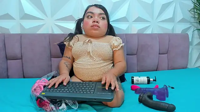 Michelle Brooks online show from 01.09.25