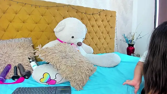 Michelle Brooks online show from 01.13.25