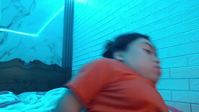 Michelle Brooks online show from 02.12.25