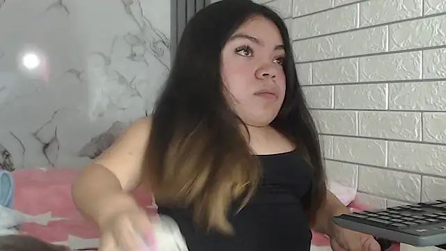 Michelle Brooks online show from 03.08.25