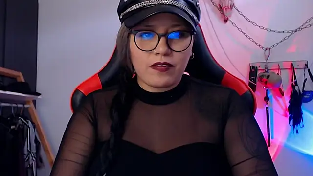 Snapshot of LilithSharon chatting on 02.13.25 LilithSharon online show from 02.13.25