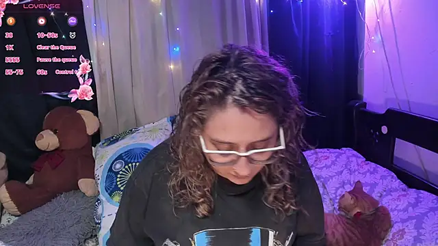 Snapshot of AnnieBigBoobs chatting on 03.21.25 AnnieBigBoobs online show from 03.21.25