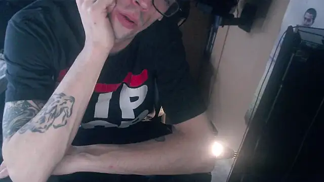 Snapshot of Xbox4200 chatting on 01.07.26 Xbox4200 online show from 01.07.26