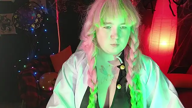 Snapshot of ChimberWol chatting on 10.21.25 ChimberWol online show from 10.21.25