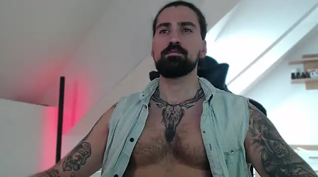 Snapshot of MateoHunk chatting on 01.02.25 MateoHunk online show from 01.02.25