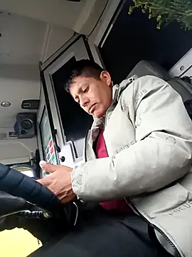 alexchir4 online show from 10.16.25