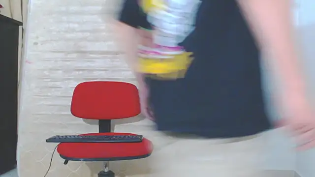 Snapshot of Keeny16 chatting on 12.04.24 Keeny16 online show from 12.04.24