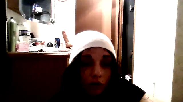 Snapshot of LitLilt chatting on 01.11.26 LitLilt online show from 01.11.26