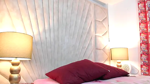 Snapshot of Jade_squirtt chatting on 11.18.25 Jade squirtt online show from 11.18.25