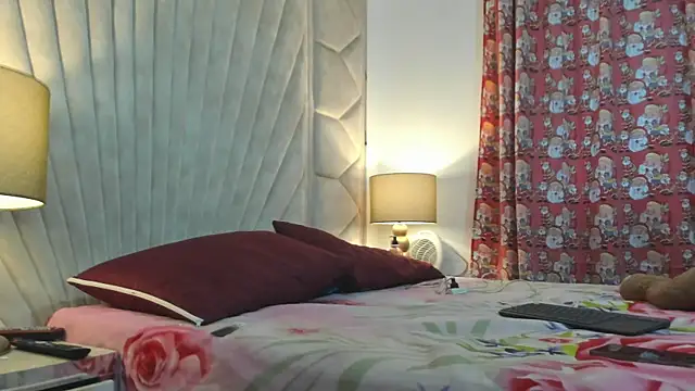 Snapshot of Jade_squirtt chatting on 11.24.25 Jade squirtt online show from 11.24.25