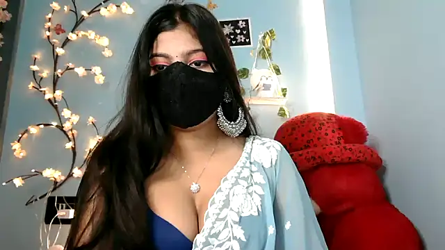 Reena Singh53 online show from 11.21.25