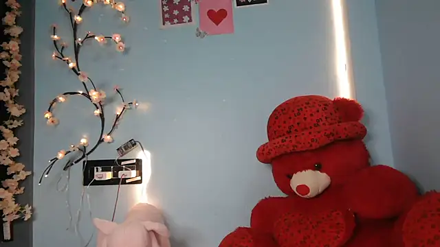 Reena Singh53 online show from 12.22.25