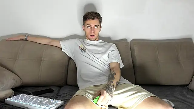 Snapshot of Ian_Connery chatting on 12.01.24 Ian Connery online show from 12.01.24