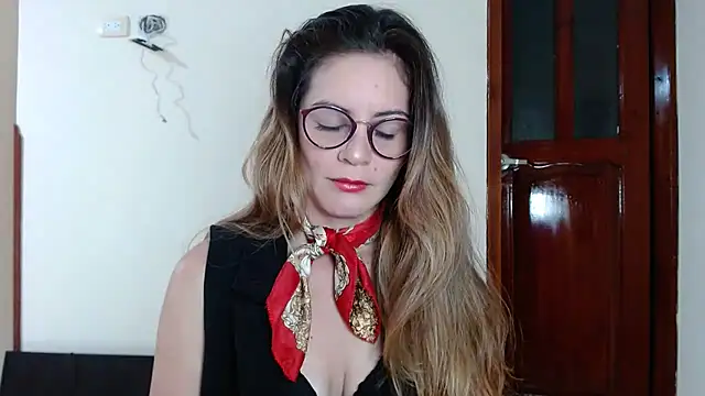 Snapshot of Hanny_24 chatting on 12.10.24 Hanny 24 online show from 12.10.24