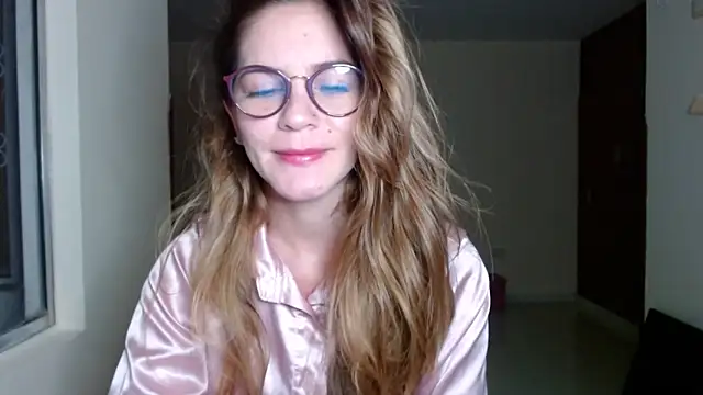 Snapshot of Hanny_24 chatting on 12.15.24 Hanny 24 online show from 12.15.24