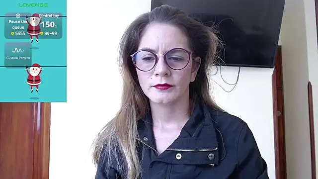 Snapshot of Hanny_24 chatting on 12.20.24 Hanny 24 online show from 12.20.24