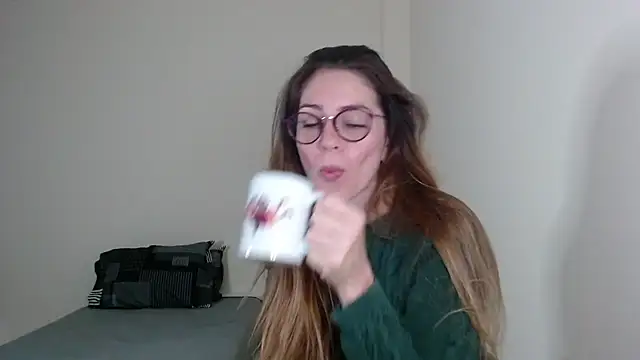 Snapshot of Hanny_24 chatting on 01.07.25 Hanny 24 online show from 01.07.25