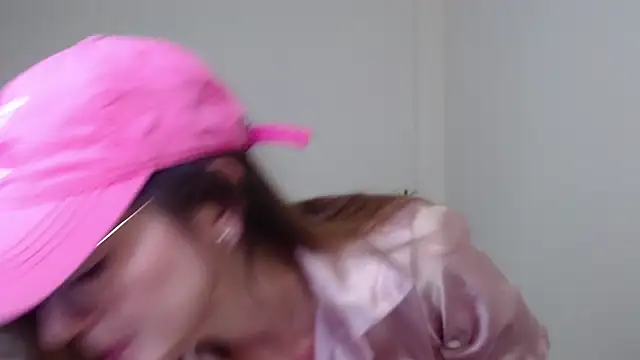 Snapshot of Hanny_24 chatting on 01.09.25 Hanny 24 online show from 01.09.25