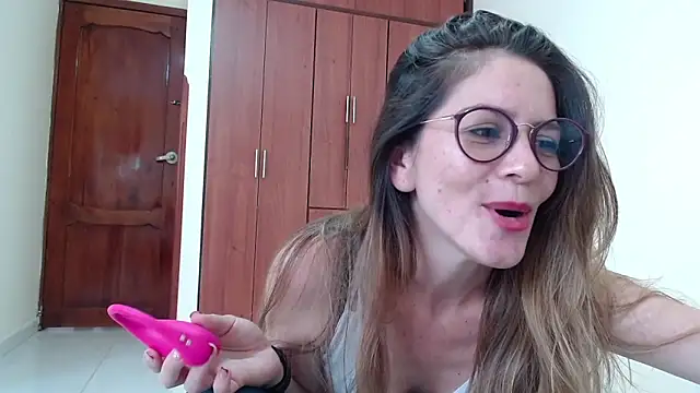 Snapshot of Hanny_24 chatting on 01.14.25 Hanny 24 online show from 01.14.25