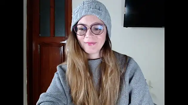 Snapshot of Hanny_24 chatting on 01.21.25 Hanny 24 online show from 01.21.25