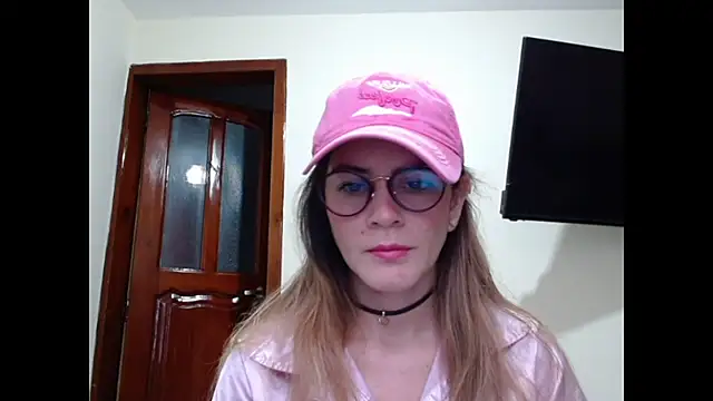 Snapshot of Hanny_24 chatting on 01.26.25 Hanny 24 online show from 01.26.25