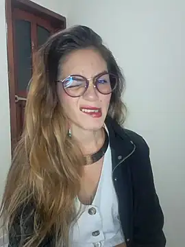 Snapshot of Hanny_24 chatting on 01.29.25 Hanny 24 online show from 01.29.25