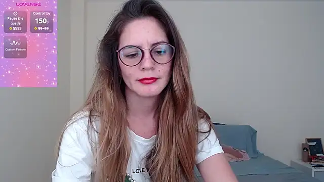 Snapshot of Hanny_24 chatting on 02.12.25 Hanny 24 online show from 02.12.25