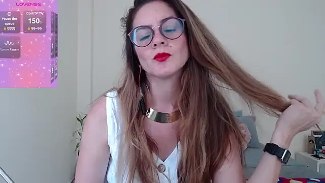 Snapshot of Hanny_24 chatting on 02.13.25 Hanny 24 online show from 02.13.25