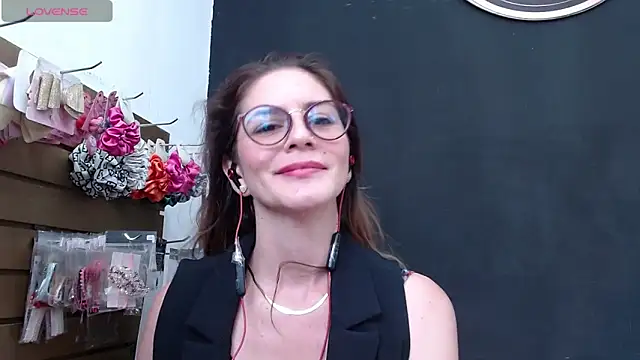 Snapshot of Hanny_24 chatting on 02.15.25 Hanny 24 online show from 02.15.25