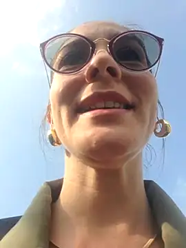 Snapshot of Hanny_24 chatting on 02.16.25 Hanny 24 online show from 02.16.25