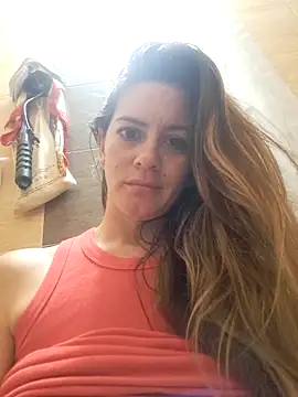 Snapshot of Hanny_24 chatting on 02.23.25 Hanny 24 online show from 02.23.25