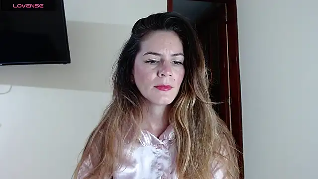 Snapshot of Hanny_24 chatting on 03.11.25 Hanny 24 online show from 03.11.25