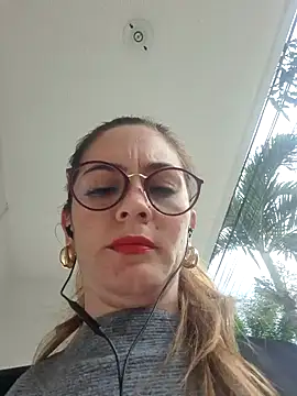 Snapshot of Hanny_24 chatting on 03.17.25 Hanny 24 online show from 03.17.25