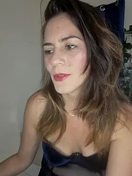 Snapshot of Hanny_24 chatting on 09.20.25 Hanny 24 online show from 09.20.25