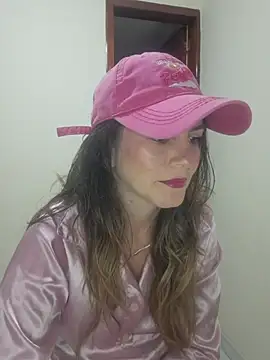 Snapshot of Hanny_24 chatting on 10.11.25 Hanny 24 online show from 10.11.25