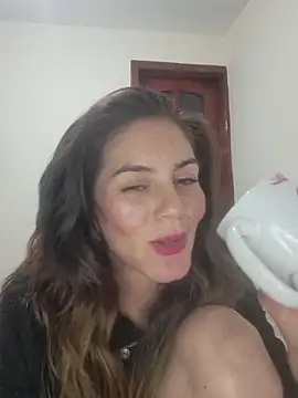 Snapshot of Hanny_24 chatting on 10.15.25 Hanny 24 online show from 10.15.25