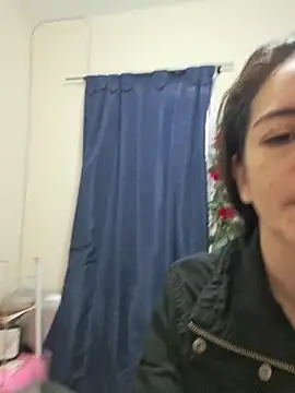 Snapshot of Hanny_24 chatting on 12.15.25 Hanny 24 online show from 12.15.25