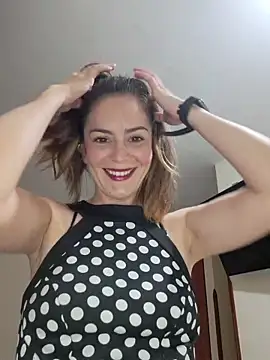 Snapshot of Hanny_24 chatting on 01.06.26 Hanny 24 online show from 01.06.26