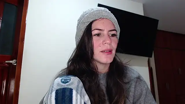 Snapshot of Hanny_24 chatting on 06.19.26 Hanny 24 online show from 06.19.26