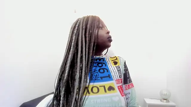  Zooee online show from 12.07.24