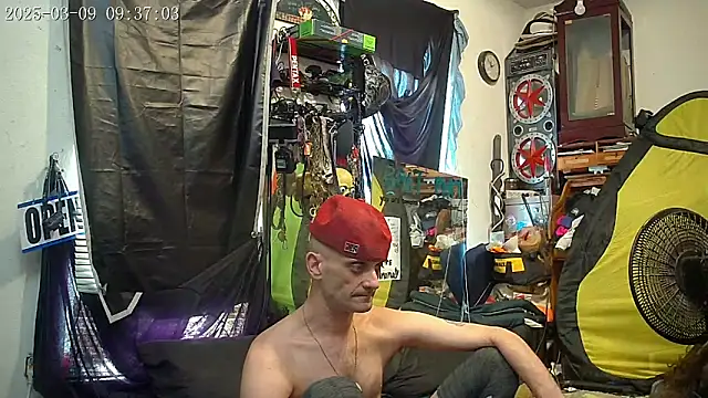 Snapshot of slinginbigD chatting on 03.09.25 slinginbigD online show from 03.09.25