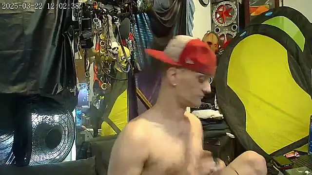 Snapshot of slinginbigD chatting on 03.22.25 slinginbigD online show from 03.22.25