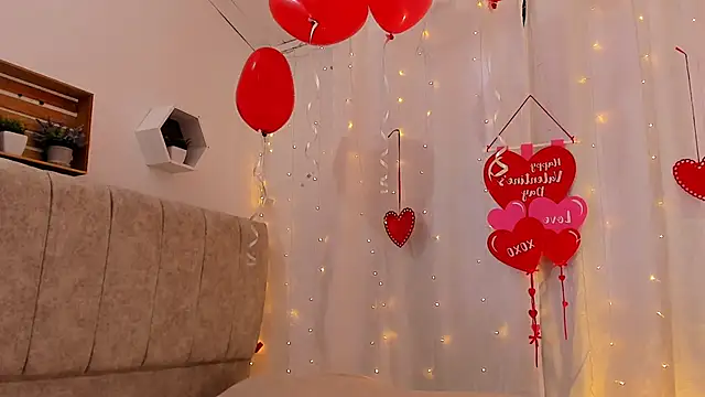 Snapshot of Little_Ivy chatting on 02.18.25 Little Ivy online show from 02.18.25