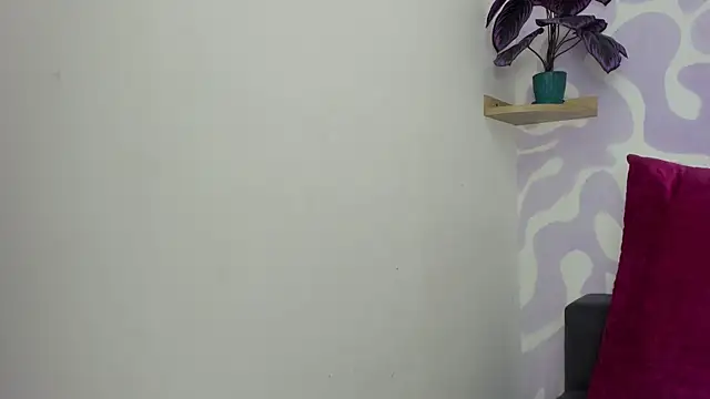 Snapshot of Little_Ivy chatting on 09.27.25 Little Ivy online show from 09.27.25