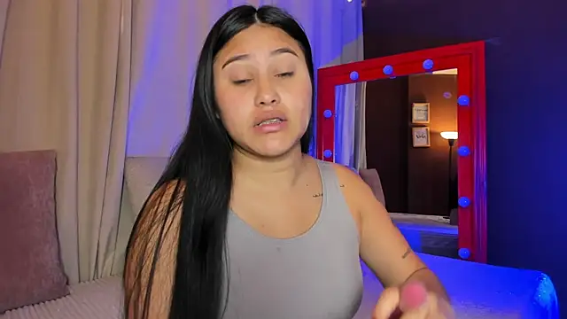 Little Ivy online show from 02.21.26