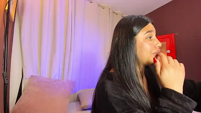 Little Ivy online show from 02.23.26