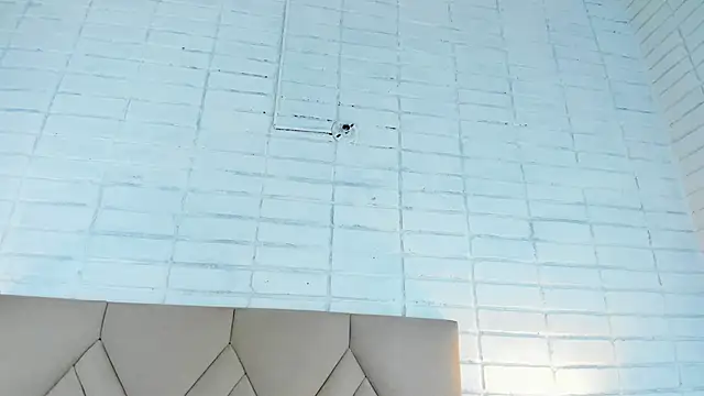 Isis Osman online show from 01.03.25