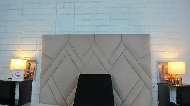 Isis Osman online show from 03.13.25