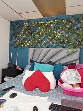 Grey Lorenz11 online show from 02.24.26